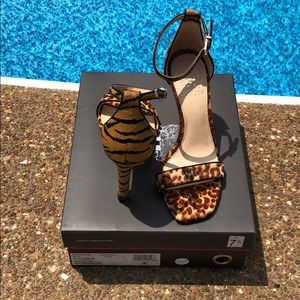NWT Vince Camuto Lauralie animal print sandal